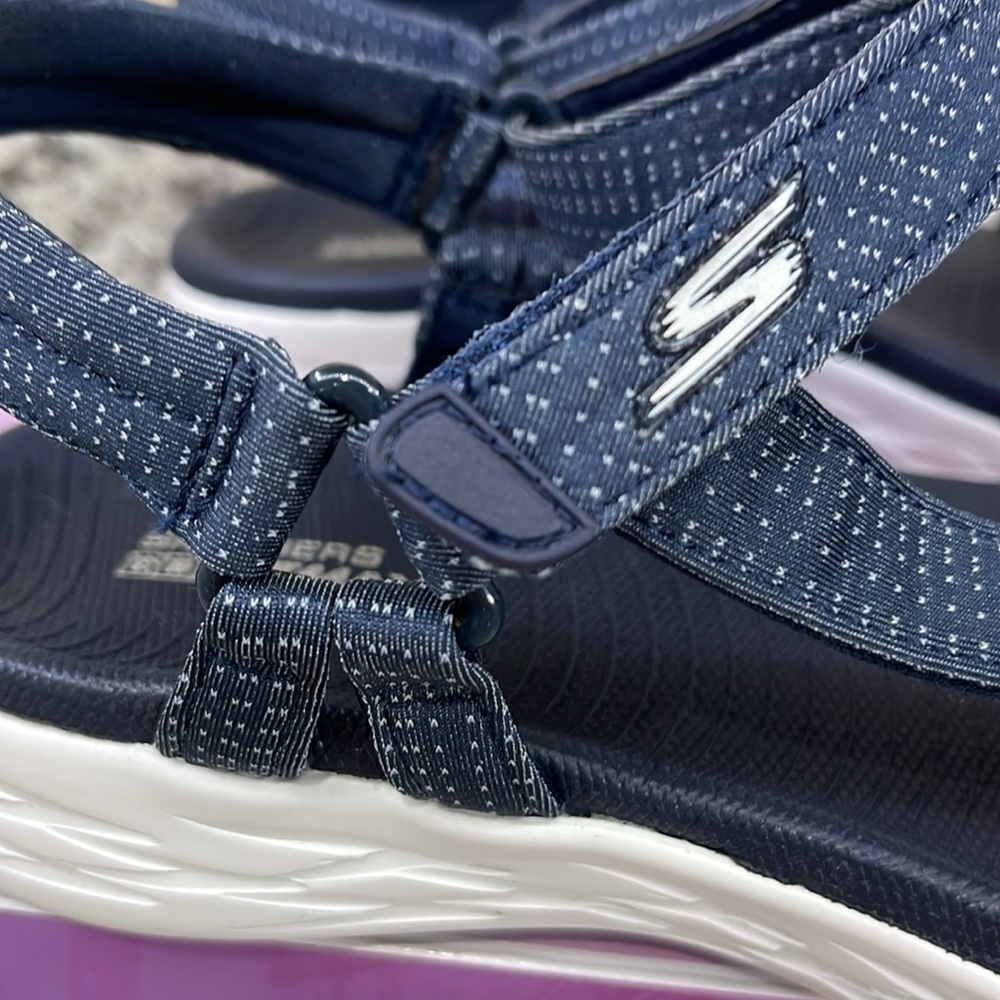 Skechers sandals - Picture 2 of 9
